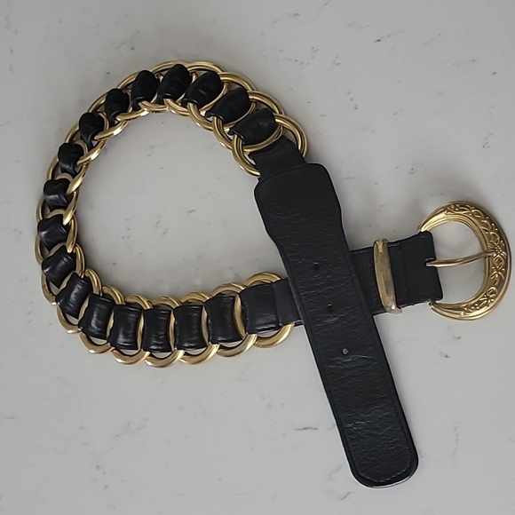 Vintage gold metal black faux leather belt Size Small - Picture 4 of 10